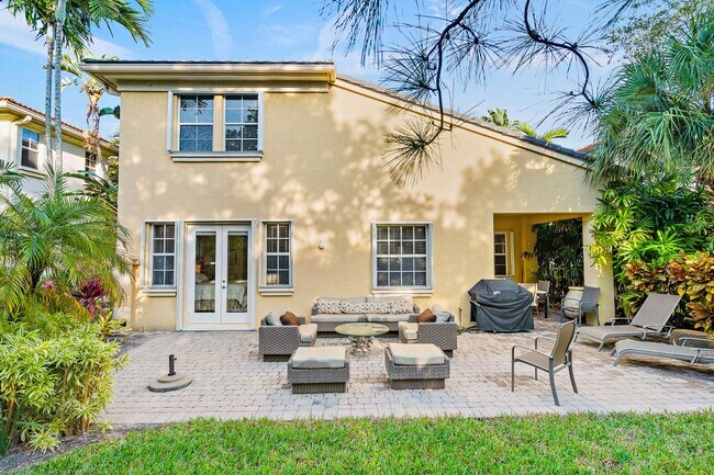 1043 Vintner Blvd in Palm Beach Gardens, FL - Building Photo - Building Photo