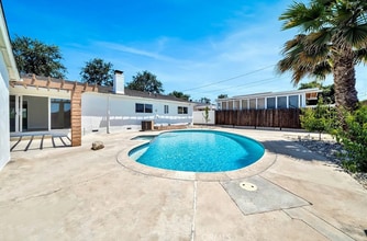 1410 Central Ave in Fullerton, CA - Building Photo - Building Photo