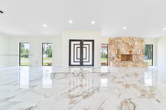 15420 SW 212th Ave in Miami, FL - Building Photo - Building Photo