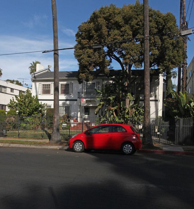 5401 Russell Ave in Los Angeles, CA - Building Photo - Building Photo