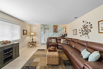4866 Park Dr in Carlsbad, CA - Foto de edificio - Building Photo