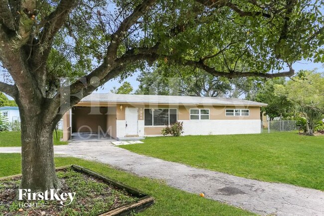2080 SW 37th Terrace in Fort Lauderdale, FL - Building Photo - Building Photo