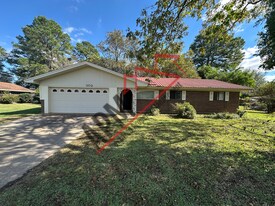 302 Fairfield St in West Monroe, LA - Building Photo