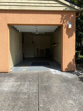 9087 SW Monterey Pl in Portland, OR - Building Photo - Building Photo