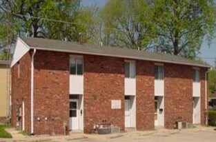 309 W Springfield Ave in Champaign, IL - Building Photo