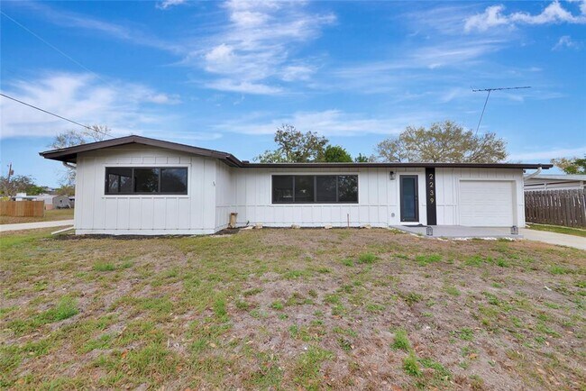 2239 Worrington St in Sarasota, FL - Building Photo - Building Photo