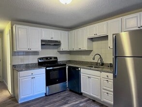 69 Nicholas Rd in Framingham, MA - Building Photo - Building Photo