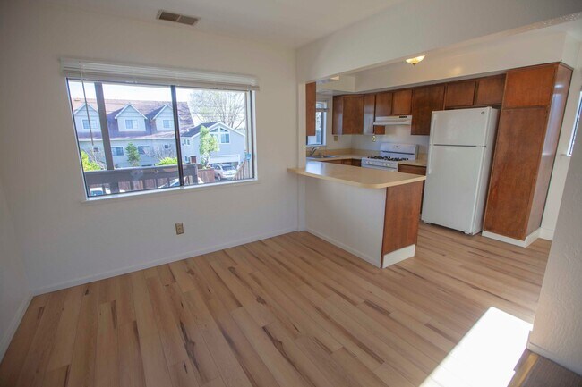 3816 Beresford St in San Mateo, CA - Building Photo - Building Photo