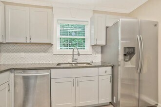 4004 Melvin Dr SW in Atlanta, GA - Building Photo - Building Photo