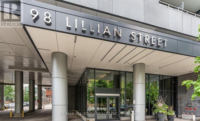 98-1098 Lillian St in Toronto, ON - Building Photo - Building Photo