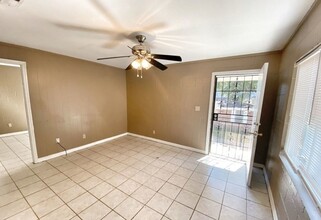 2150 Saxon St in Tallahassee, FL - Foto de edificio - Building Photo