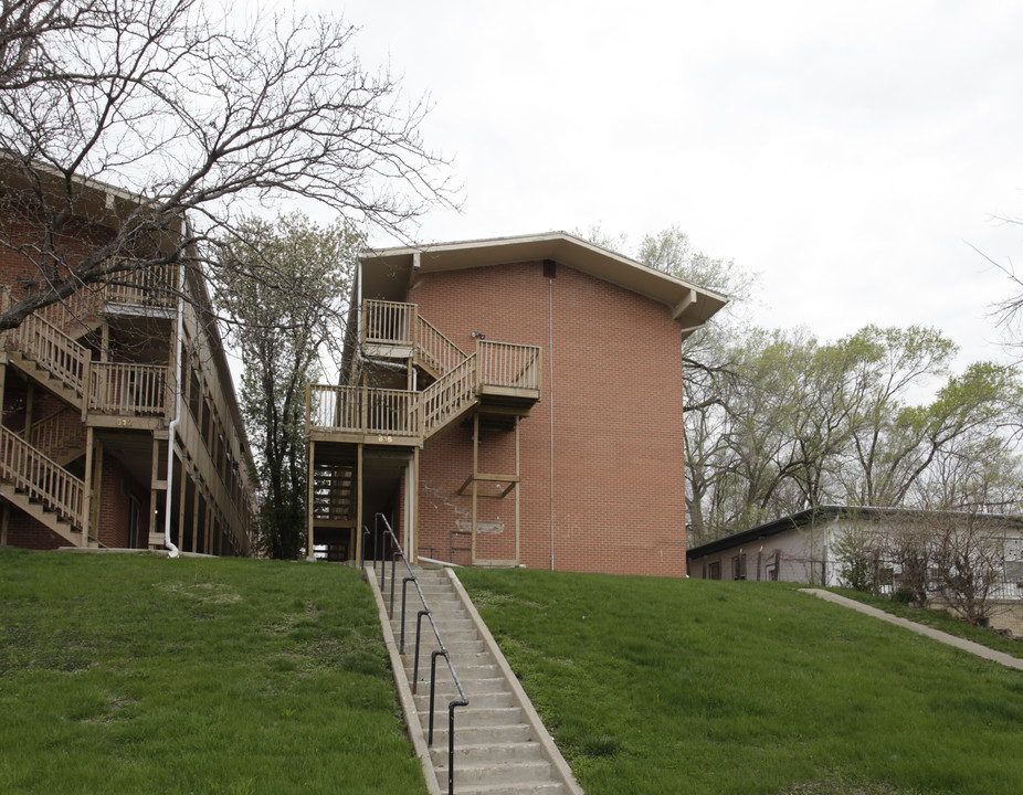 California Hill in Omaha, NE - Building Photo