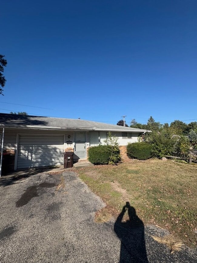 2522 W Newman Pkwy