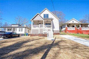 1119 Victory Dr SW in Atlanta, GA - Building Photo