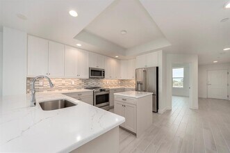 125 Island Way in Clearwater, FL - Building Photo - Building Photo