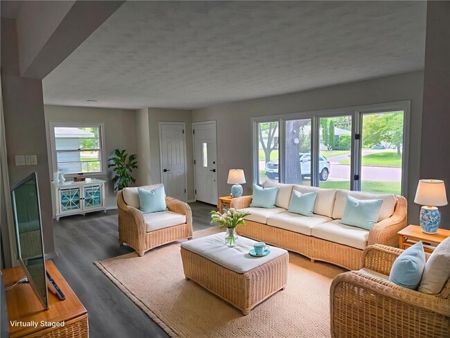 8599 Greene Ave S in Cottage Grove, MN - Foto de edificio - Building Photo