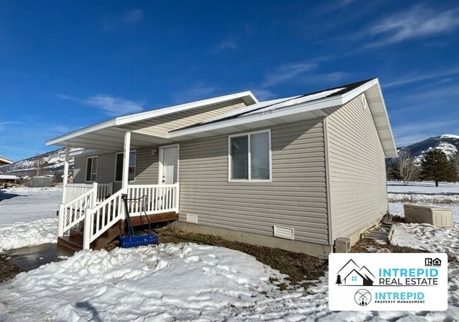 property at 180 Scrub Oak Dr