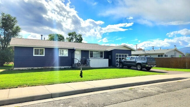 2345 Benton Ave