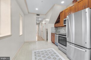 2528 E Allegheny Ave in Philadelphia, PA - Building Photo