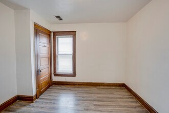 706 McDonough St in Joliet, IL - Building Photo - Building Photo