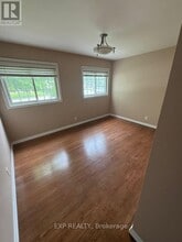 370 Greenbrook Dr in Kitchener, ON - Building Photo - Building Photo