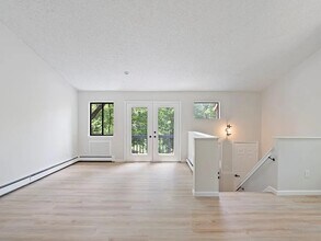 38 Meadowlark Ln in Woodridge, NY - Building Photo - Building Photo