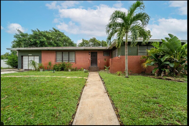 1537 39th St in West Palm Beach, FL - Building Photo