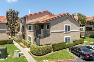 Verano in San Diego, CA - Foto de edificio - Building Photo
