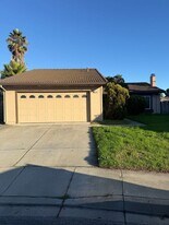 33592 Stephano Ct in Fremont, CA - Building Photo