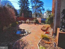 4415 Fairfield Dr in Bethesda, MD - Building Photo