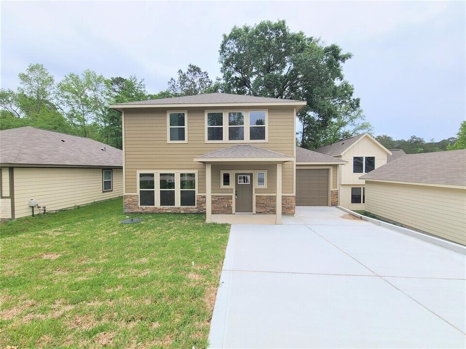 74 Hillsborough Dr Photo