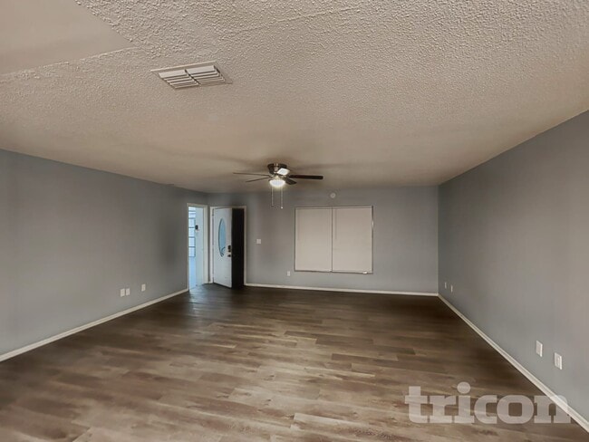 1913 Hudson Ct in Oldsmar, FL - Building Photo - Building Photo