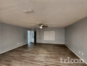 1913 Hudson Ct in Oldsmar, FL - Foto de edificio - Building Photo