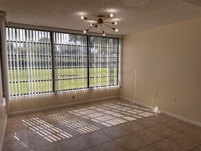 3626 Whitehall Dr in West Palm Beach, FL - Building Photo - Building Photo