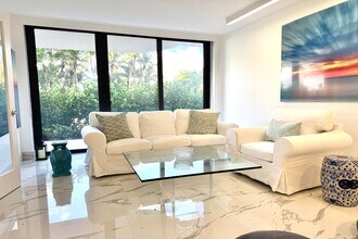 2580 S Ocean Blvd in Palm Beach, FL - Building Photo - Building Photo