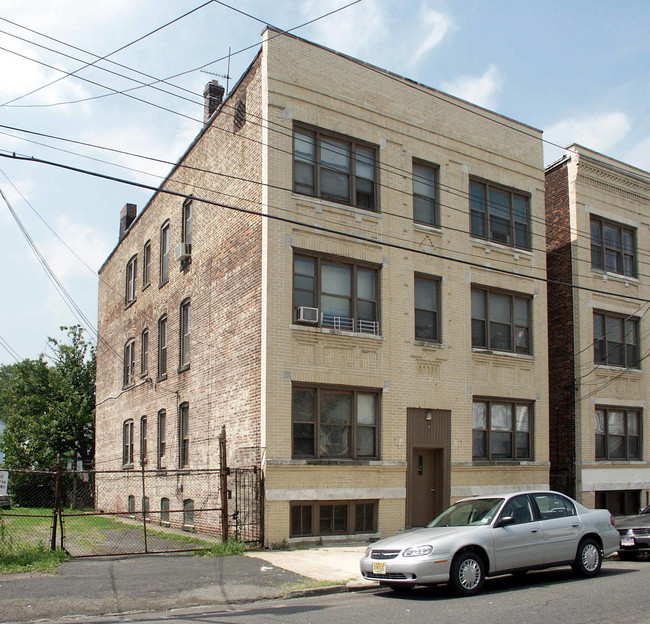 9.5 Grant Ave in Jersey City, NJ - Foto de edificio - Building Photo