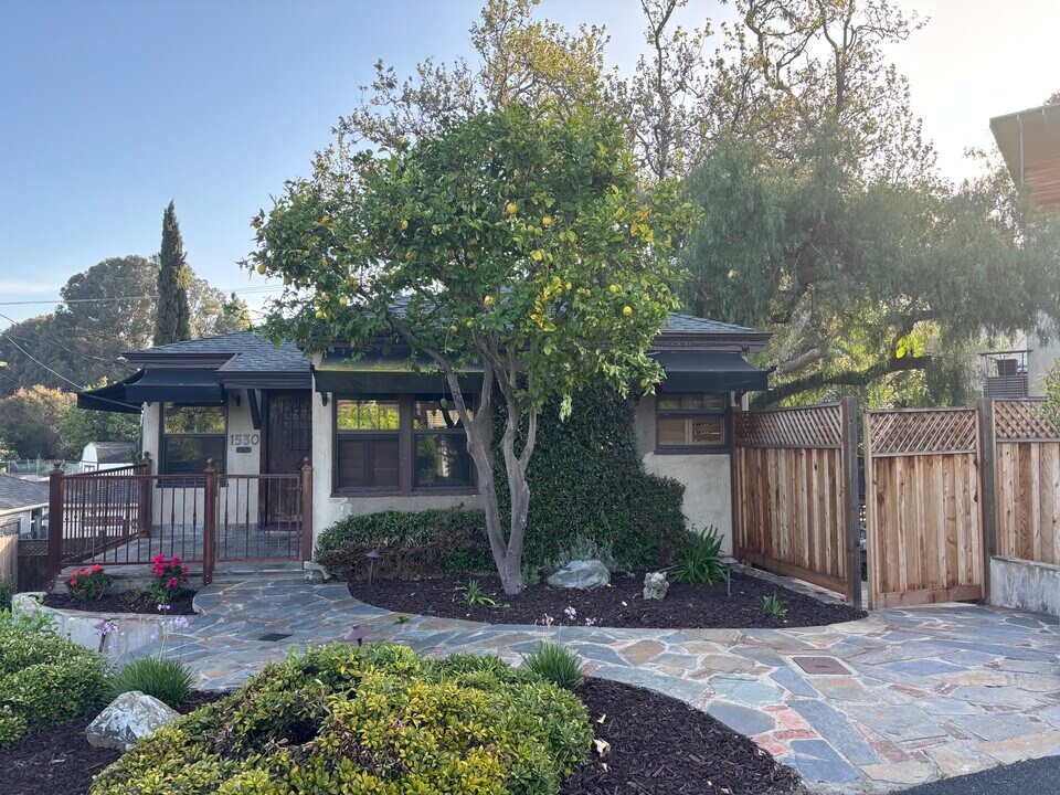 1530 Penny Ln in San Luis Obispo, CA - Building Photo