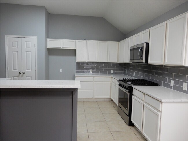 1119 Nogales Bend Dr