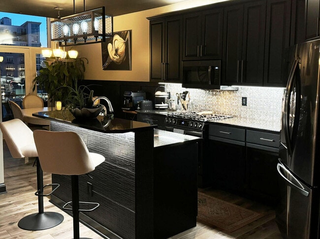 property at 1515 N Van Buren St