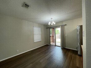 4738 Juniper Farm in San Antonio, TX - Building Photo - Building Photo