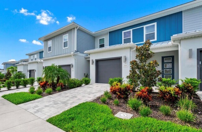 7846 Spectrum Dr in Kissimmee, FL - Building Photo - Building Photo