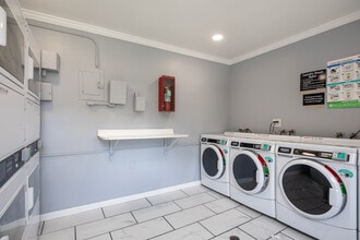 Bridgeport Apartment Homes in Huntington Beach, CA - Building Photo - Interior Photo