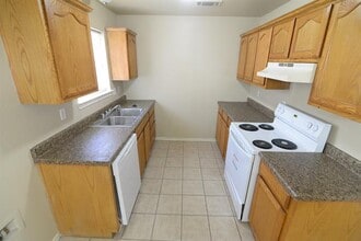 2419 Talco Dr in Dallas, TX - Building Photo - Building Photo