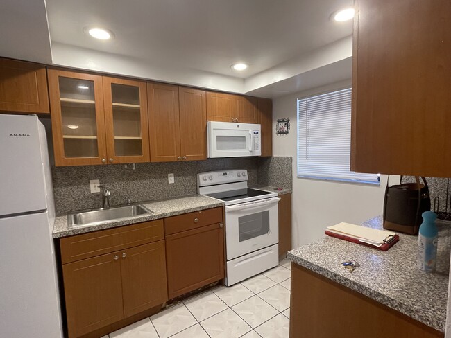 2744 W 60th St, Unit 51 in Hialeah, FL - Building Photo - Building Photo