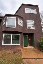 2832 Shell Bark Rd in Decatur, GA - Building Photo