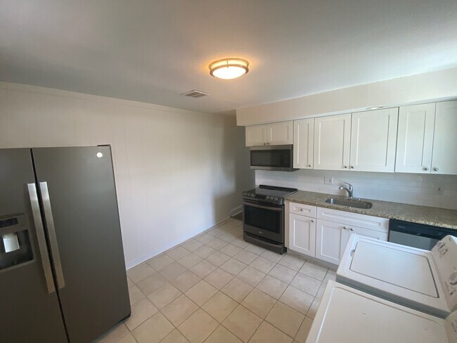 200 E Hector St, Unit A in Conshohocken, PA - Building Photo - Building Photo