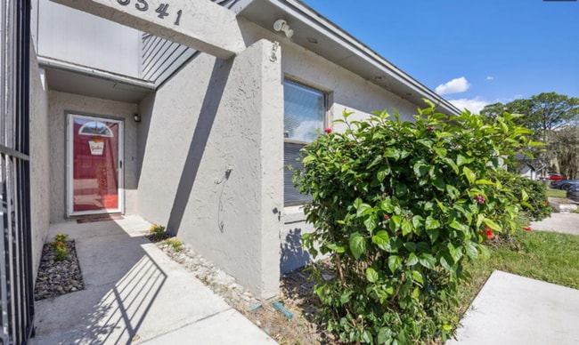 5541 Greatpine Ln N in Jacksonville, FL - Building Photo - Building Photo