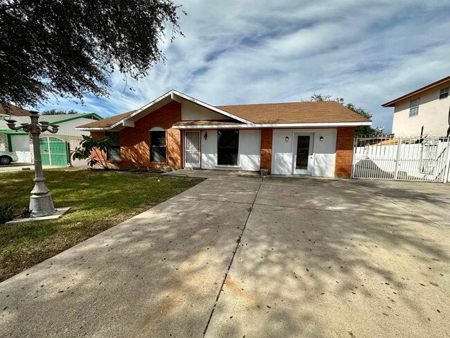 property at 4610 Retama Dr