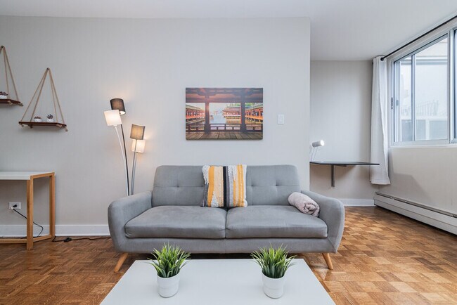 3630 Promenade Sir-William-Osler, Unit SI ID1261797P in Montréal, QC - Building Photo - Building Photo