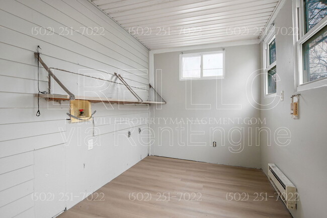 1747 E Oak St in New Albany, IN - Building Photo - Building Photo